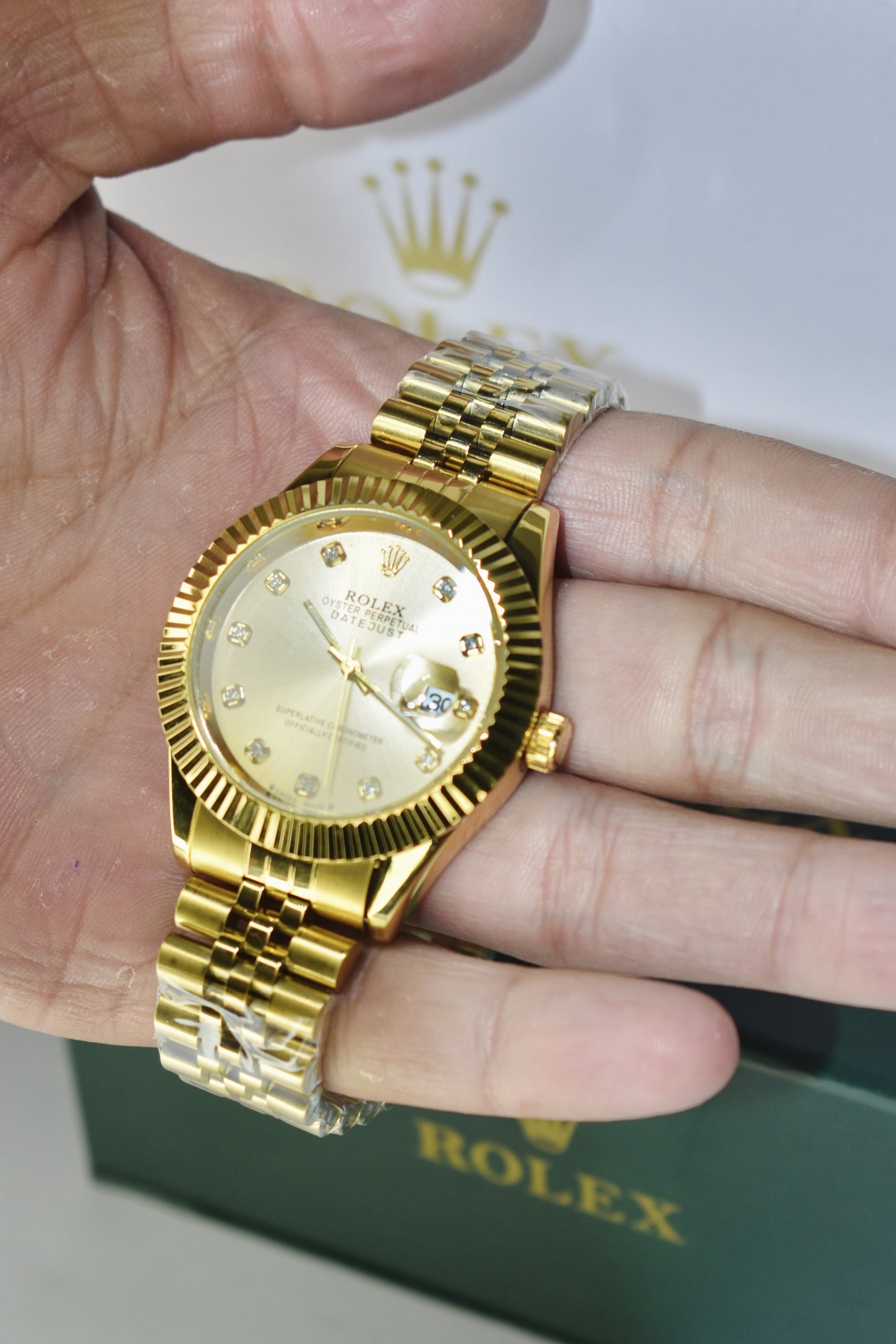 Rolex - Premium luxury in Golden Tone