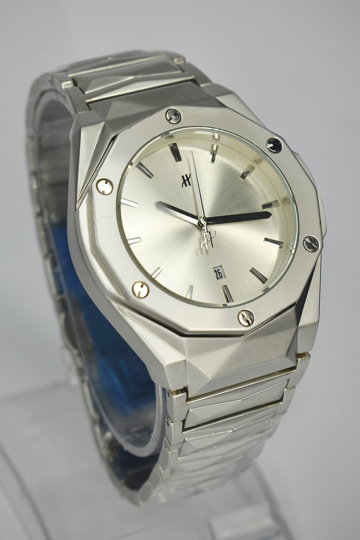 Hublot - Classic Watch with a Premium White Dial