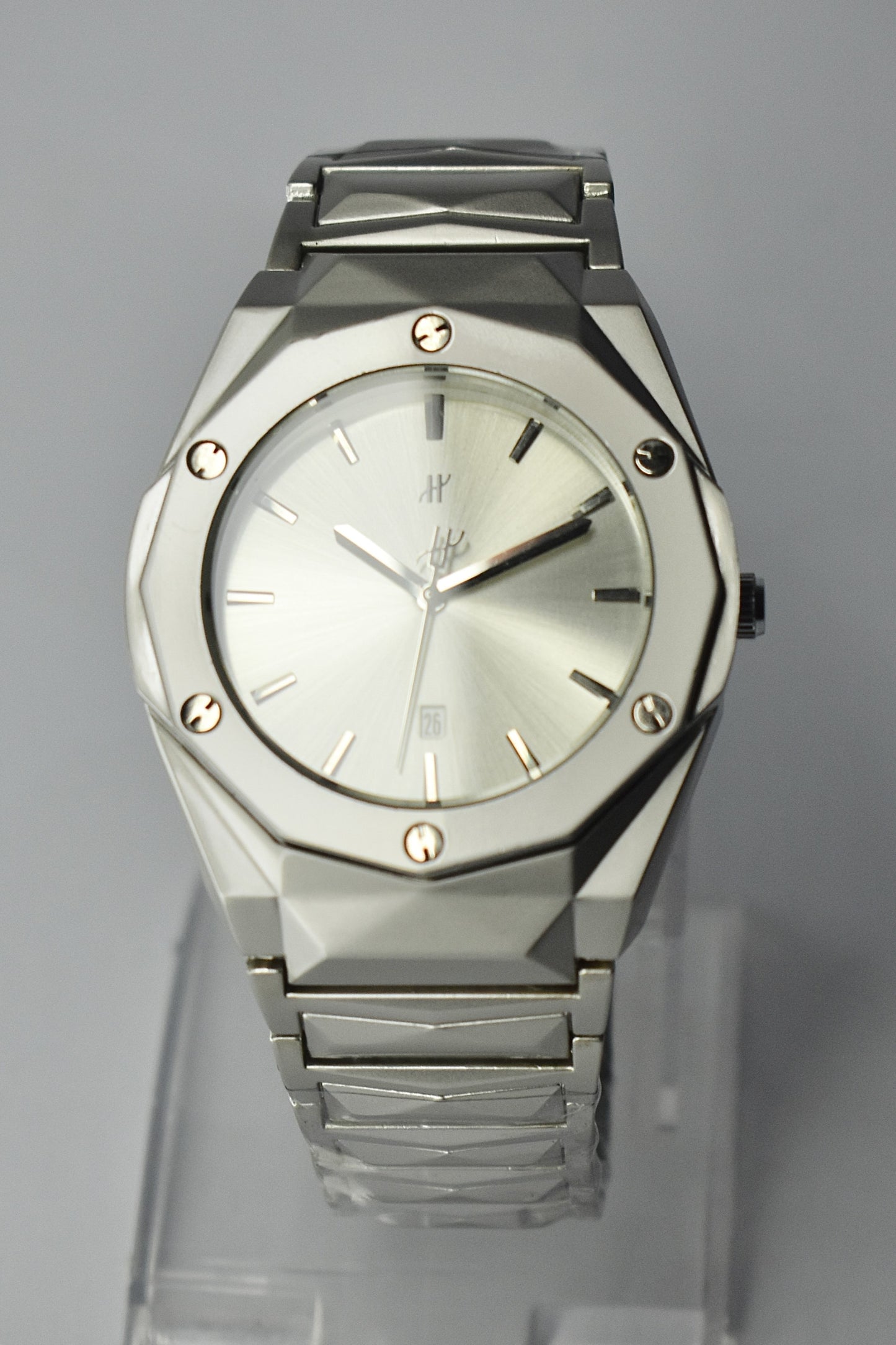 Hublot - Classic Watch with a Premium White Dial