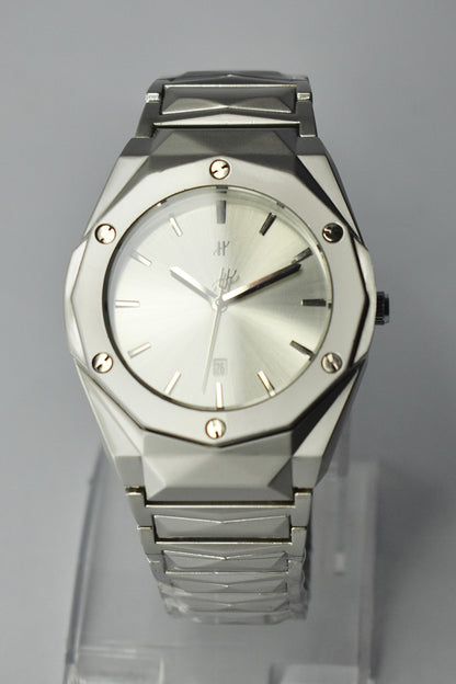 Hublot - Classic Watch with a Premium White Dial