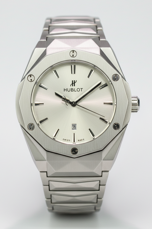 Hublot - Classic Watch with a Premium White Dial